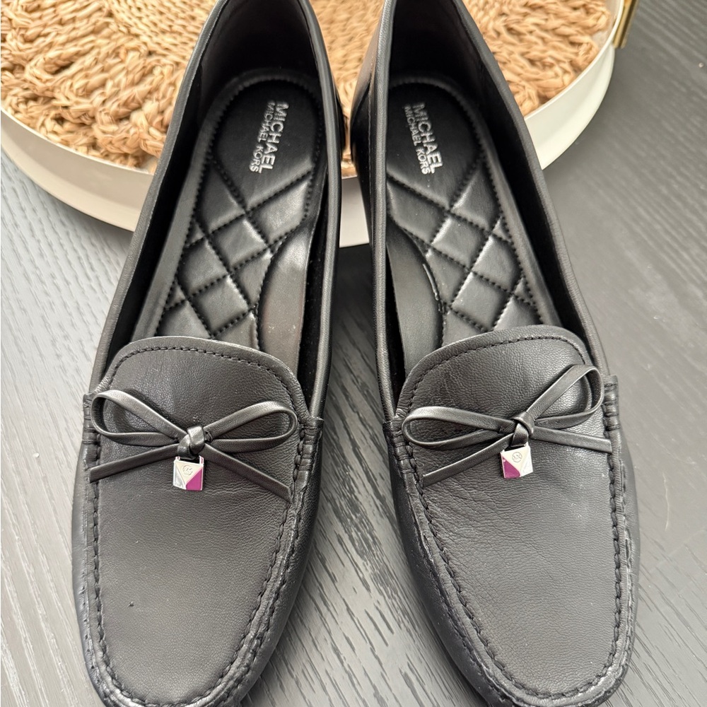MICHAEL Michael Kors Black Quilted-Insole Leather Bow Loafers